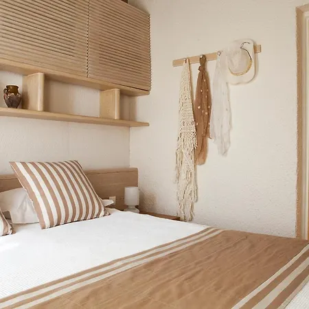 Kumlubuk Sleeps 3 Pool Air Con Wifi Villa *